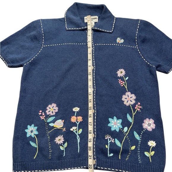 Embroidered Floral short sleeve Button-Up sweater Cardigan - Picture 4 of 6